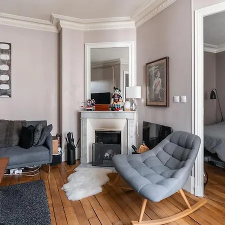 A Cosy 1-br In Beaugrenelle Paris
